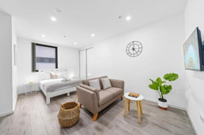 Burwood 1Br apt nearTrainShopping street parking, Sydney